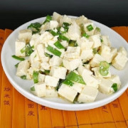 Spring Onion with Tofu Salad 小葱拌豆腐 