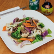 Stir Fried Beef with Mix Vegetables 时蔬牛肉 
